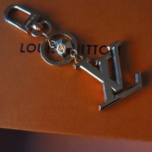 Louis Vitton facettes bag charm/keyholder